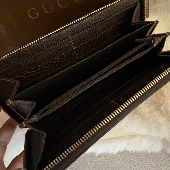 Gucci Beige and Brown Women's Wallet - Picture 3 of 3